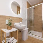 Cozy With Air Conditioning Close To The Center In By Renters * Katowice