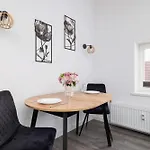 Apartment Cozy With Air Conditioning Close To The Center In By Renters *