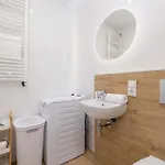 Apartment Cozy With Air Conditioning Close To The Center In By Renters Katowice