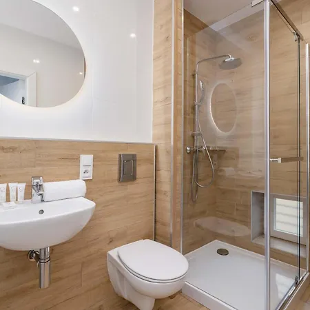 Cozy With Air Conditioning Close To The Center In By Renters Lägenhet Katowice