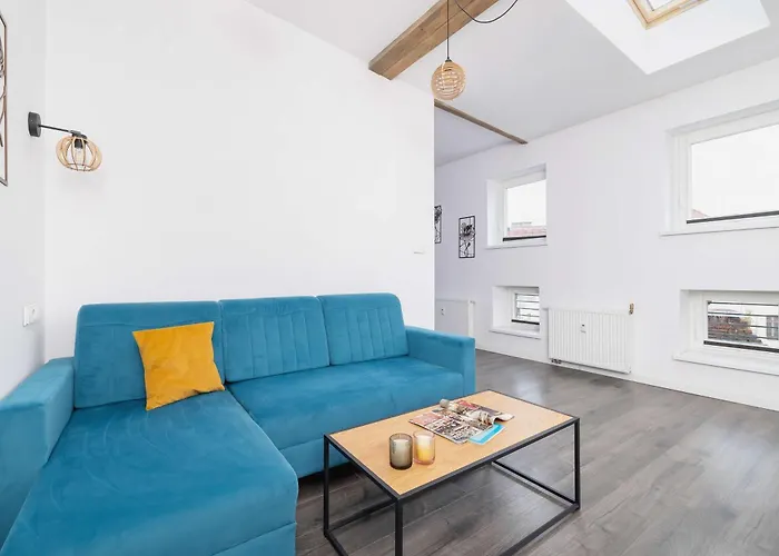 Apartment Cozy With Air Conditioning Close To The Center In By Renters *