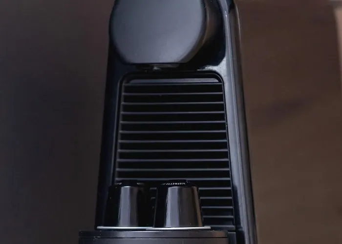 Cozy With Air Conditioning Close To The Center In By Renters Apartment