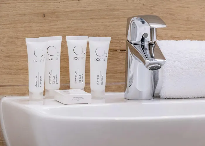 Cozy With Air Conditioning Close To The Center In By Renters Apartment